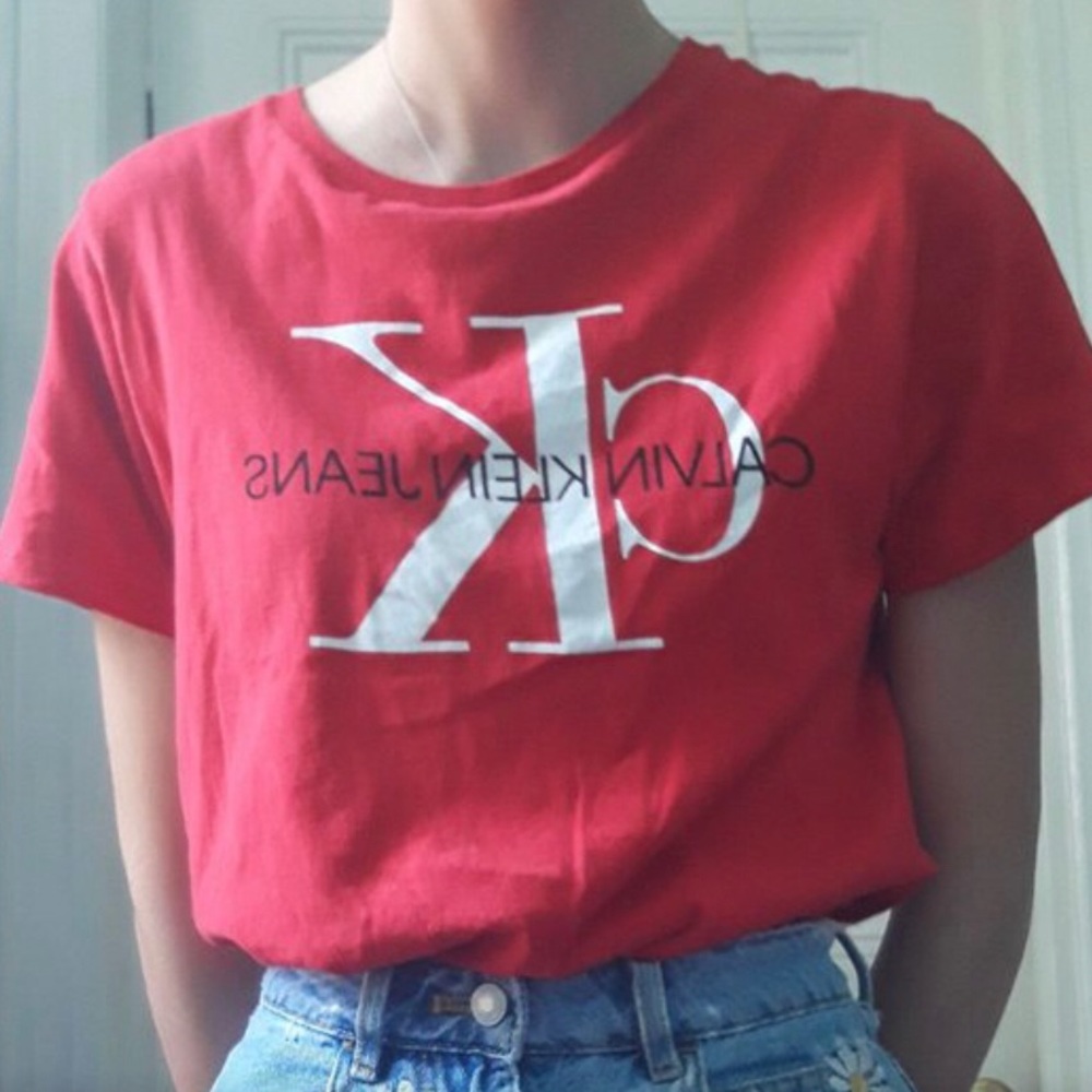 💕 Red Calvin Klein Tee 💕